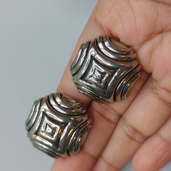 Vtg Chunky Silver Tone Geometric Op Art Clip On Earrings Runway Statement Bold - Picture 2 of 6